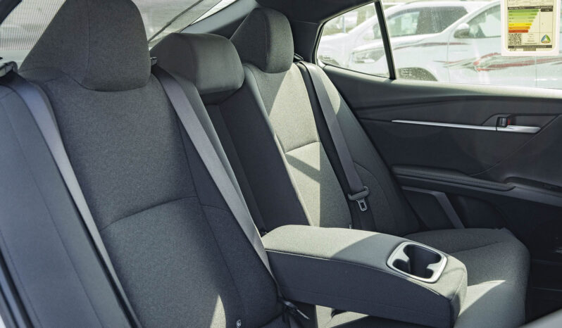 2025 Toyota Camry LE 2.5L Inline-4 Hybrid with Atkinson Cycle White Grey Sedan FWD