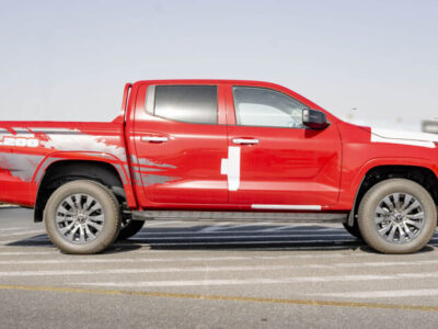 2025 Mitsubishi L200 .4L MIVEC 4 Cylinders Petrol Engine Red Black Pickup Truck