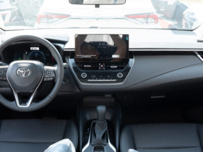 2025 Toyota Corolla 1.8L 4-cylinder Atkinson-cycle Petrol Engine White Black Sedan