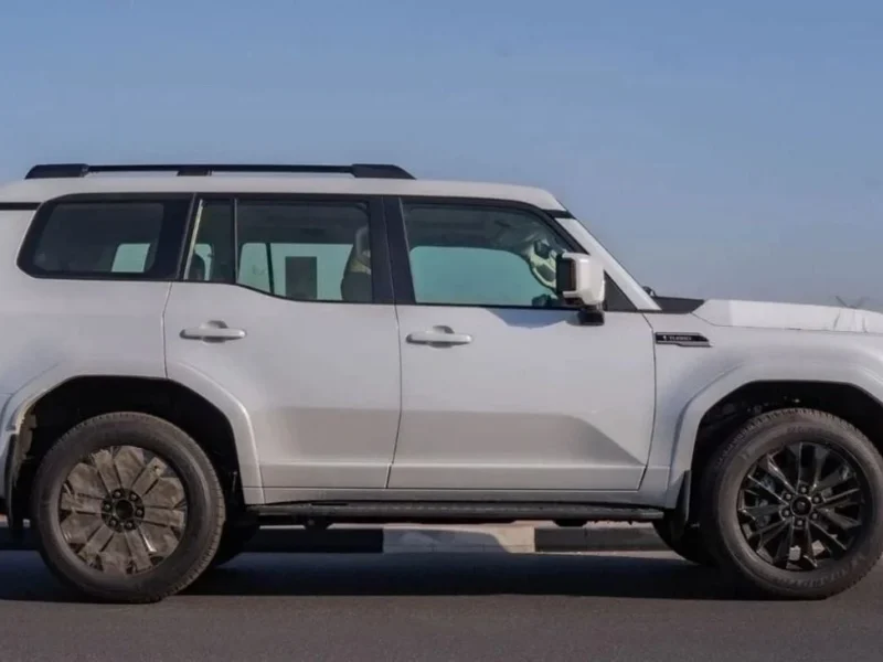 2025 Toyota Prado 2.4L turbocharged 4-Cylinder Petrol Engine White Beige SUV