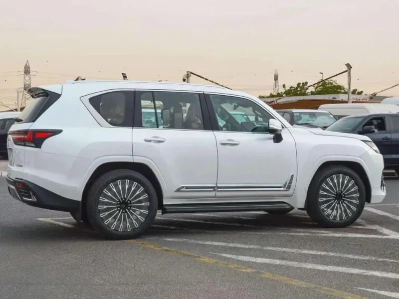 2025 Lexus LX600 VIP 3.5-liter twin-turbo V6 Petrol Engine White Tan SUV Automatic GCC Specs