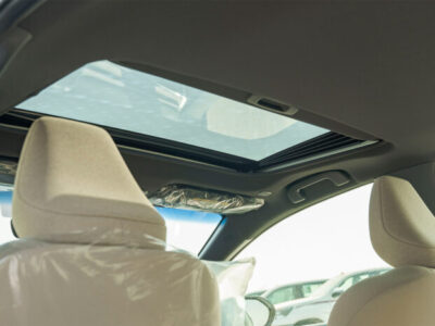 2025 Toyota Camry LE Facelift .5L Inline-4 DOHC 16-Valve with Dual VVT- White Beige Sedan