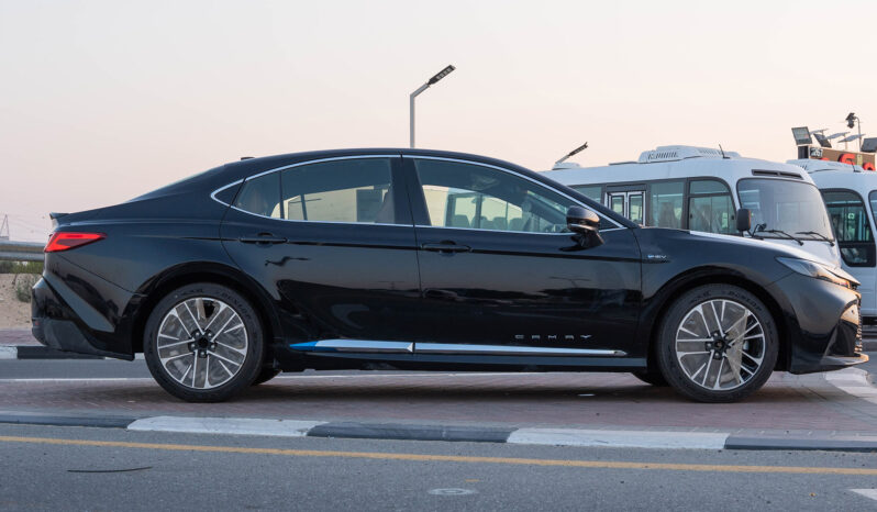 2025 Toyota Camry Lumiere 2.5L Inline-4, DOHC, Dual VVT-iE Black Tan Sedan Full Option