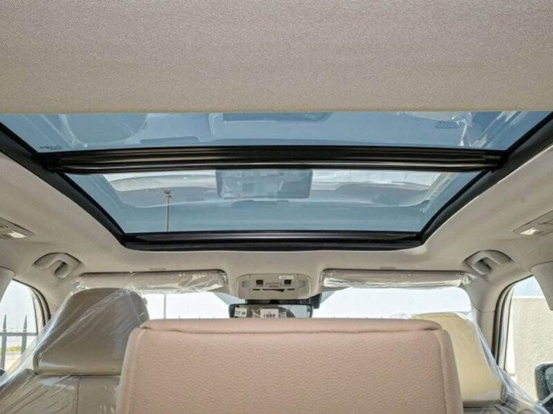 2025 Toyota Highlander Hybrid VXR 2.5 Litres 4 Cylinders Engine White Beige SUV