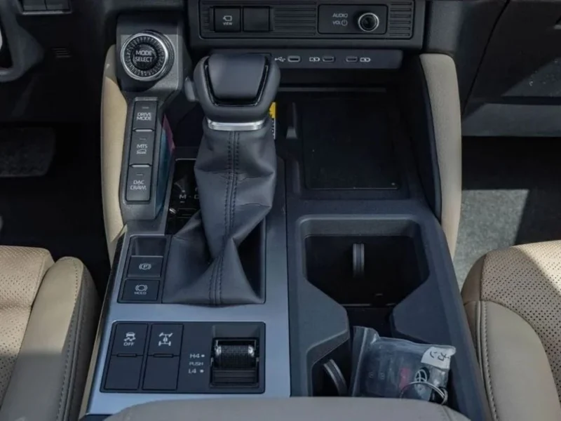 2025 Toyota Prado 2.4L turbocharged 4-Cylinder Petrol Engine White Beige SUV