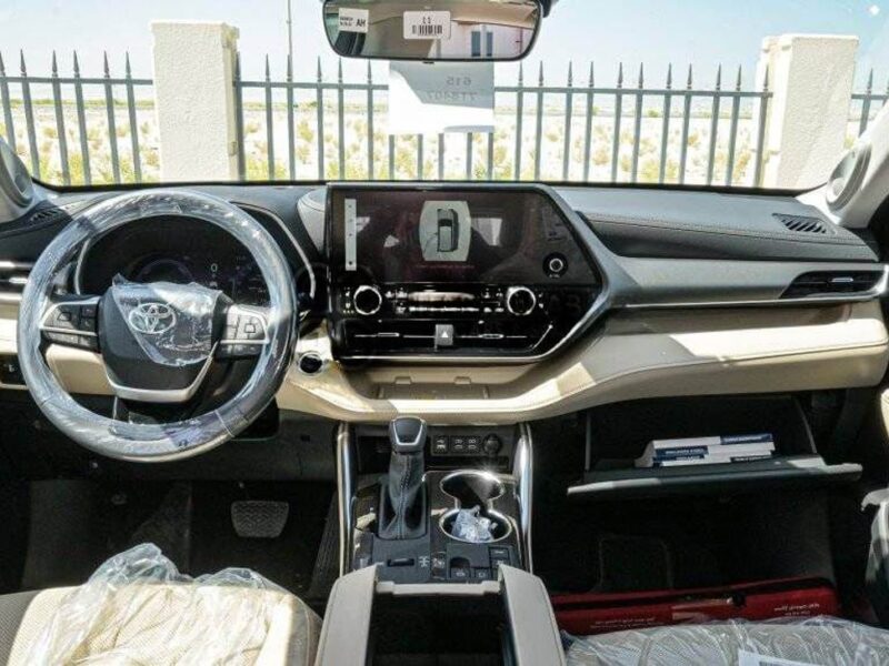 2025 Toyota Highlander Hybrid VXR 2.5 Litres 4 Cylinders Engine White Beige SUV