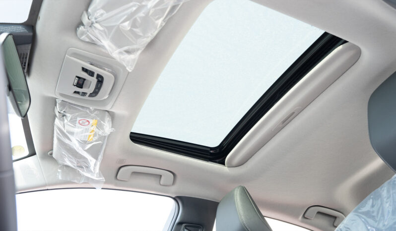 2025 Toyota Corolla 1.8L 4-cylinder Atkinson-cycle Petrol Engine White Black Sedan