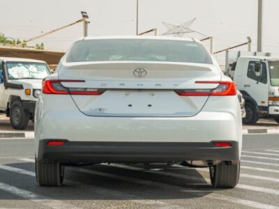 2025 Toyota Camry LE Facelift .5L Inline-4 DOHC 16-Valve with Dual VVT- White Beige Sedan