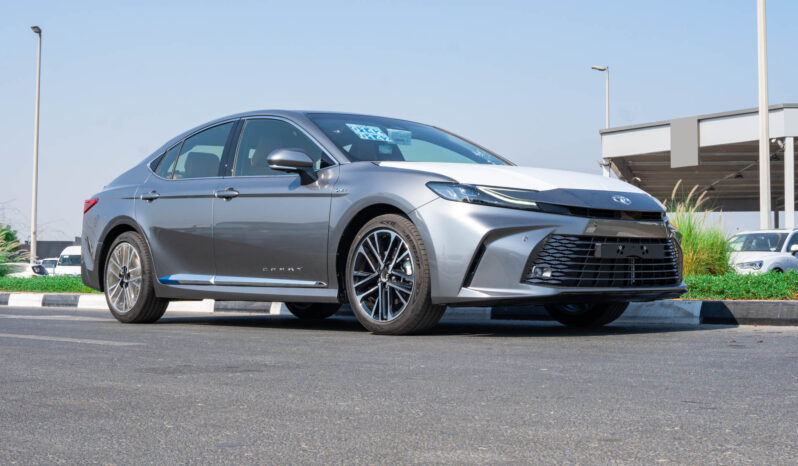 2025 Toyota Camry Lumiere 2.5L Hybrid Inline-4 Engine Silver Tan Sedan Full Option
