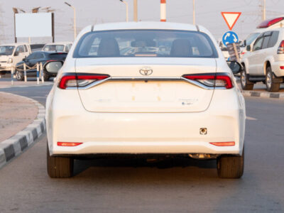 2025 Toyota Corolla 1.8L 4-cylinder Atkinson-cycle Petrol Engine White Black Sedan