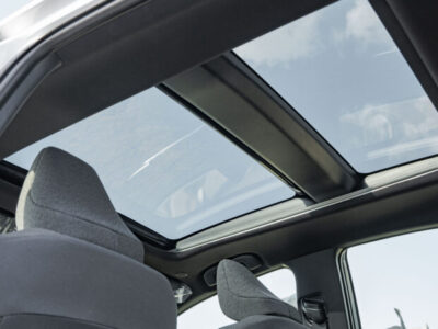 2025 Toyota Camry LE 2.5L Inline-4 Hybrid with Atkinson Cycle White Grey Sedan FWD