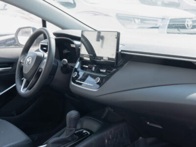 2025 Toyota Corolla 1.8L 4-cylinder Atkinson-cycle Petrol Engine White Black Sedan