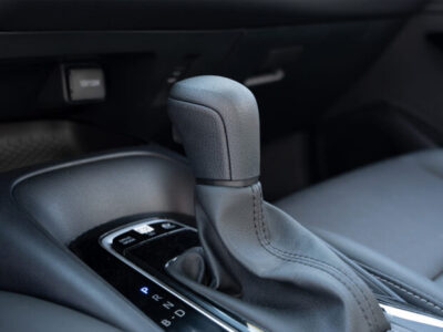 2025 Toyota Corolla 1.8L 4-cylinder Atkinson-cycle Petrol Engine White Black Sedan