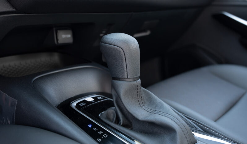 2025 Toyota Corolla 1.8L 4-cylinder Atkinson-cycle Petrol Engine White Black Sedan