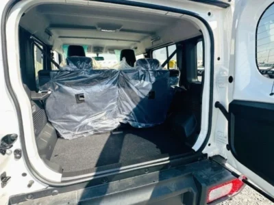 2025 Suzuki Jimny GLX MT 1.5-liter 4 Cylinders Inline Petrol Engine White Black SUV