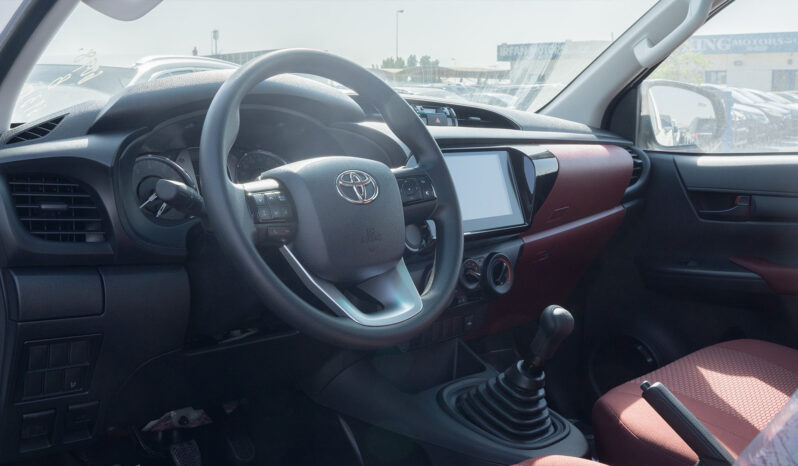 2025 Toyota Hilux SC MT 2.7L 4-cylinder DOHC, Dual VVT-i White Red Pickup Truck