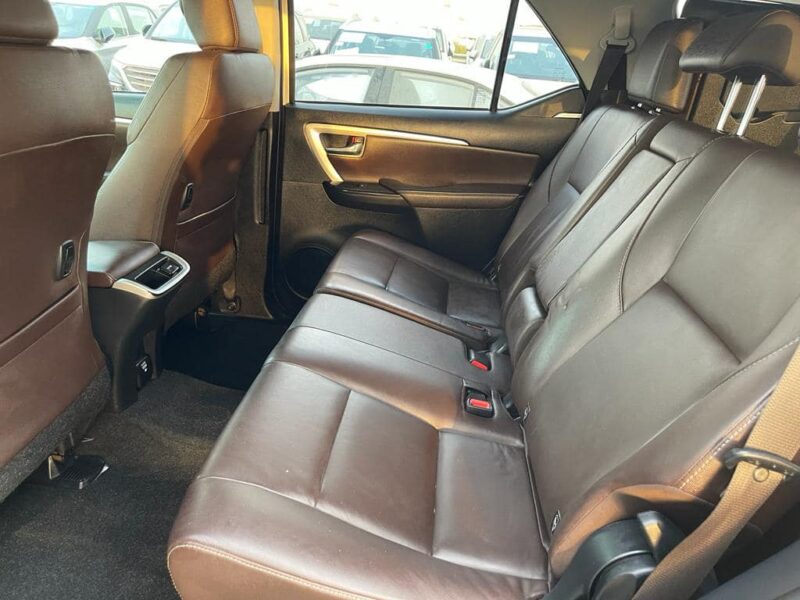 2017 Toyota Fortuner Crusade 2.8L Turbo Diesel Engine White Brown SUV Automatic