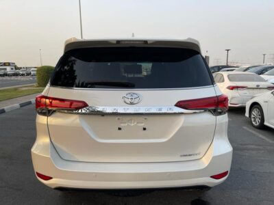 2017 Toyota Fortuner Crusade 2.8L Turbo Diesel Engine White Brown SUV Automatic