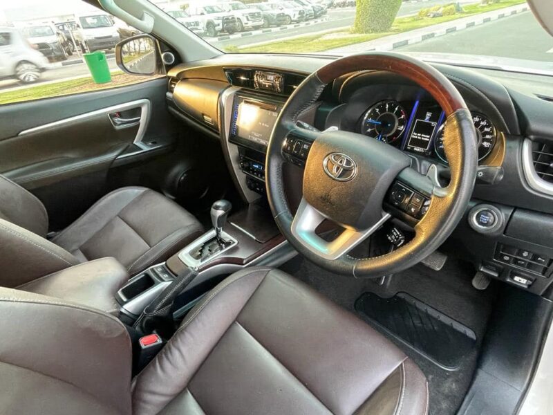 2017 Toyota Fortuner Crusade 2.8L Turbo Diesel Engine White Brown SUV Automatic