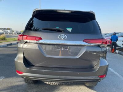 2021 Toyota Fortuner GXL 2.8L 4-cylinder Turbo Diesel Engine Grey SUV Automatic