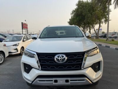 2017 Toyota Fortuner Crusade 2.8L Turbo Diesel Engine White Brown SUV Automatic