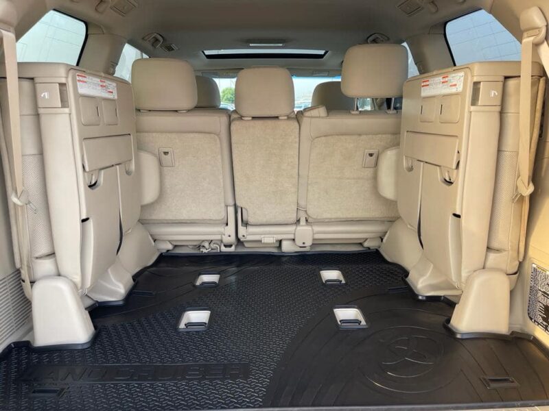 2018 Toyota Land Cruiser VX 200 Series 4.5L V8 Twin Turbo Diesel Engine Black Beige SUV