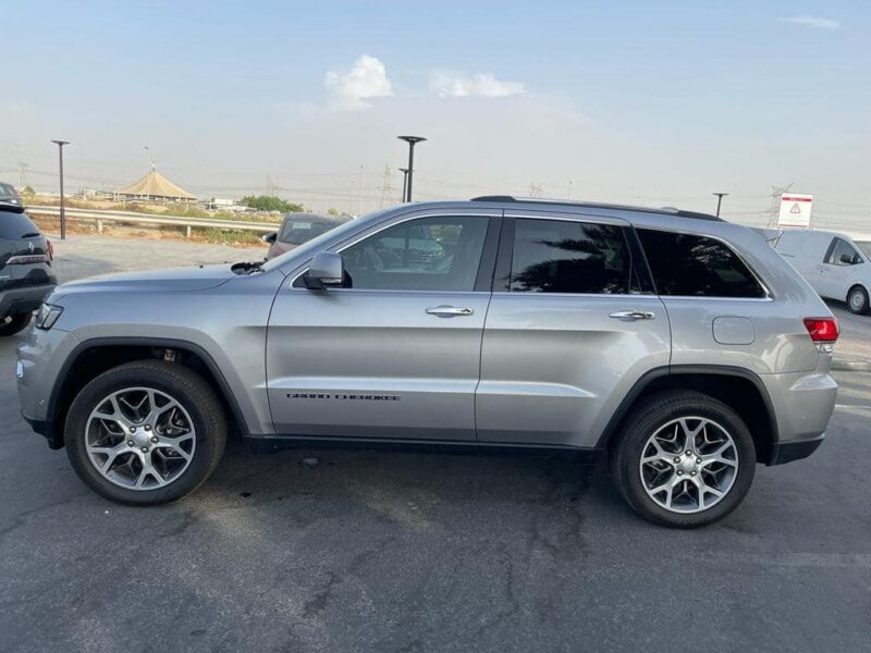 2021 Jeep Grand Cherokee Limited 3.6 Litres 6 cylinders Petrol Engine Grey Black SUV