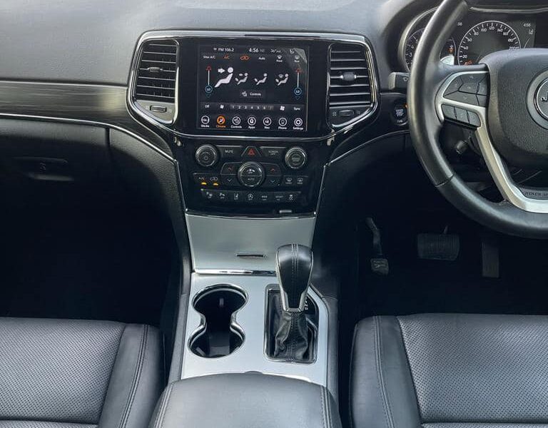 2021 Jeep Grand Cherokee Limited 3.6 Litres 6 cylinders Petrol Engine Grey Black SUV