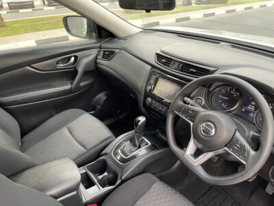 2022 Nissan X-Trail ST 2.0-liter Inline 4-cylinder Petrol Engine Silver Grey SUV Automatic