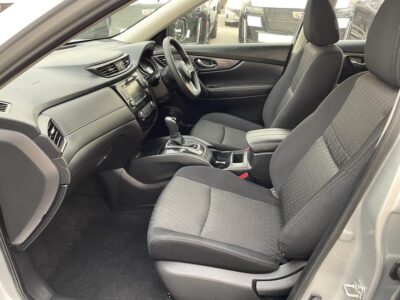 2022 Nissan X-Trail ST 2.0-liter Inline 4-cylinder Petrol Engine Silver Grey SUV Automatic