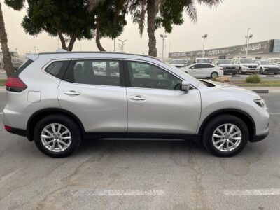 2022 Nissan X-Trail ST 2.0-liter Inline 4-cylinder Petrol Engine Silver Grey SUV Automatic