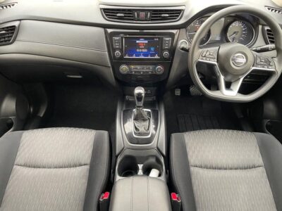 2022 Nissan X-Trail ST 2.0-liter Inline 4-cylinder Petrol Engine Silver Grey SUV Automatic