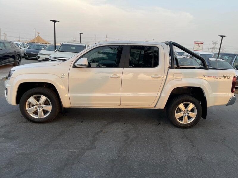 2020 Volkswagen Amarok TDI500 3.0 Litres V6 Diesel Engine White Black Pickup Truck