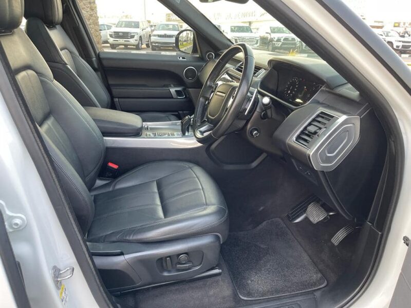 2018 Land Rover Range Rover Sport 3.0 Litres Turbo Diesel Engine White Black SUV