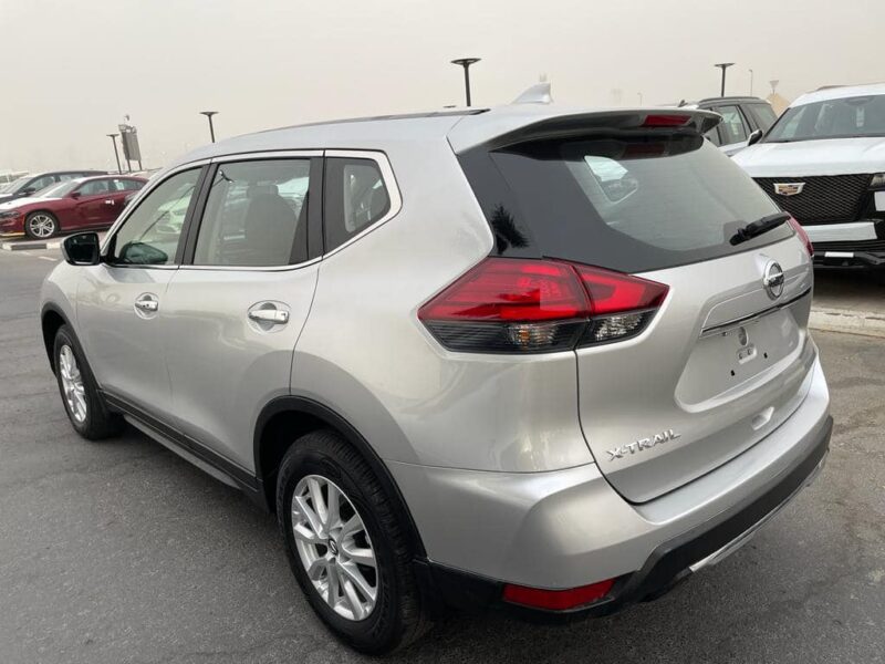 2022 Nissan X-Trail ST 2.0-liter Inline 4-cylinder Petrol Engine Silver Grey SUV Automatic