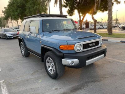 2016 Toyota FJ Cruiser 4.0 Litres V6 Petrol Engine Blue Black SUV Automatic