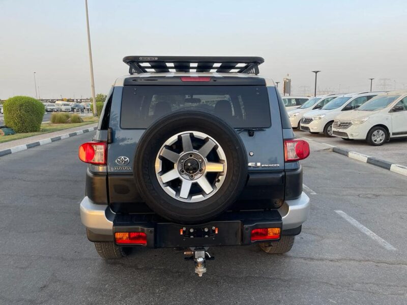 2016 Toyota FJ Cruiser 4.0 Litres V6 Petrol Engine Blue Black SUV Automatic