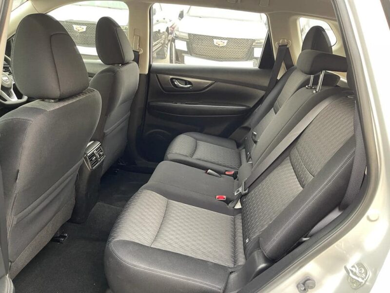 2022 Nissan X-Trail ST 2.0-liter Inline 4-cylinder Petrol Engine Silver Grey SUV Automatic