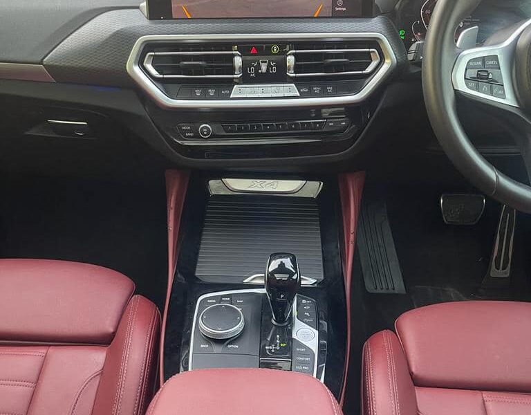 2021 BMW X4 xDrive30i M Sport 2.0L turbocharged 4 Cylinder Petrol Engine Black Red SUV