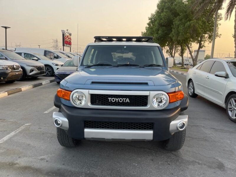 2016 Toyota FJ Cruiser 4.0 Litres V6 Petrol Engine Blue Black SUV Automatic