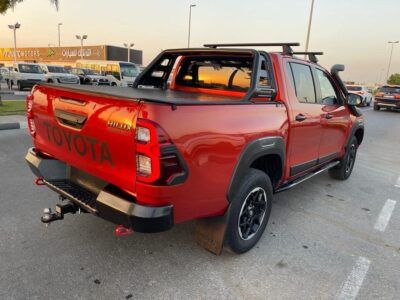 2018 Toyota Hilux Rugged X 4-cylinder 2.8L Diesel Turbo Intercooled Orange Black Pickup