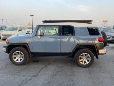 2016 Toyota FJ Cruiser 4.0 Litres V6 Petrol Engine Blue Black SUV Automatic