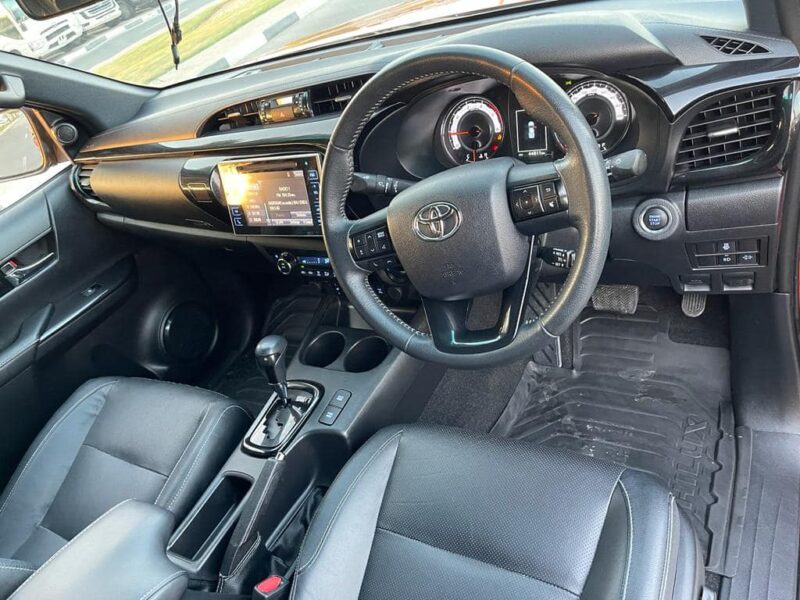 2018 Toyota Hilux Rugged X 4-cylinder 2.8L Diesel Turbo Intercooled Orange Black Pickup