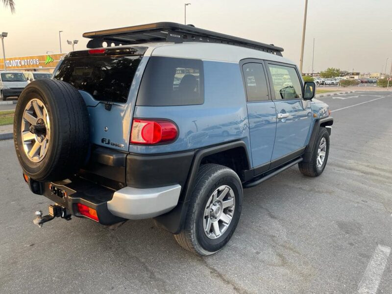 2016 Toyota FJ Cruiser 4.0 Litres V6 Petrol Engine Blue Black SUV Automatic
