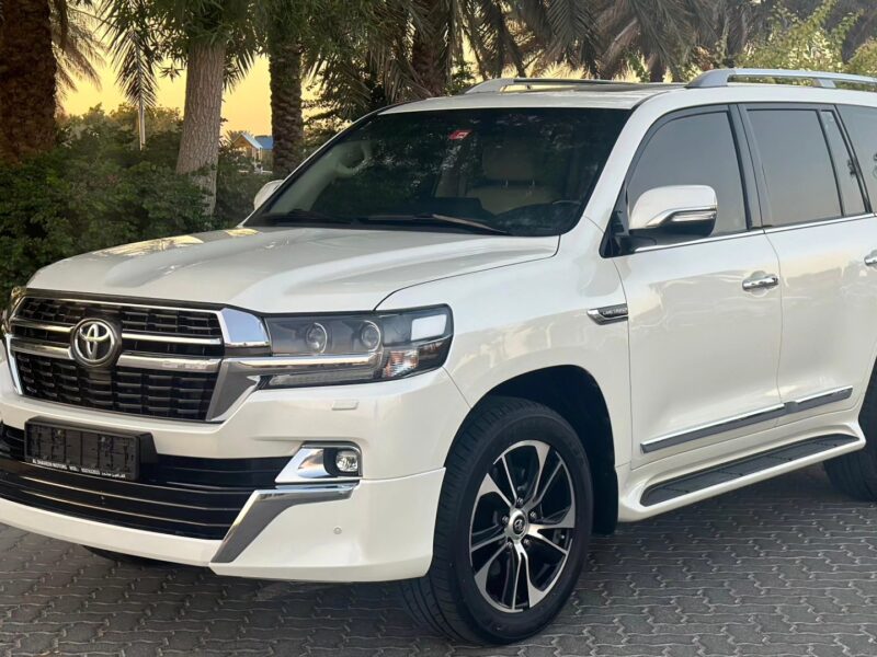 2021 Toyota Land Cruiser GXR 4.6 Liters V8 Petrol Engine White Beige SUV Automatic