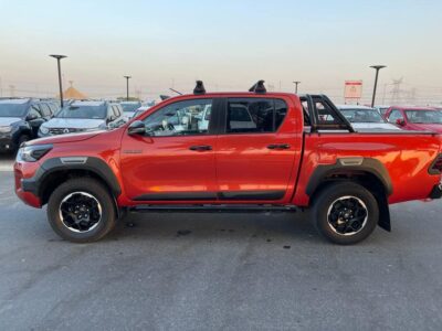 2018 Toyota Hilux Rugged X 4-cylinder 2.8L Diesel Turbo Intercooled Orange Black Pickup