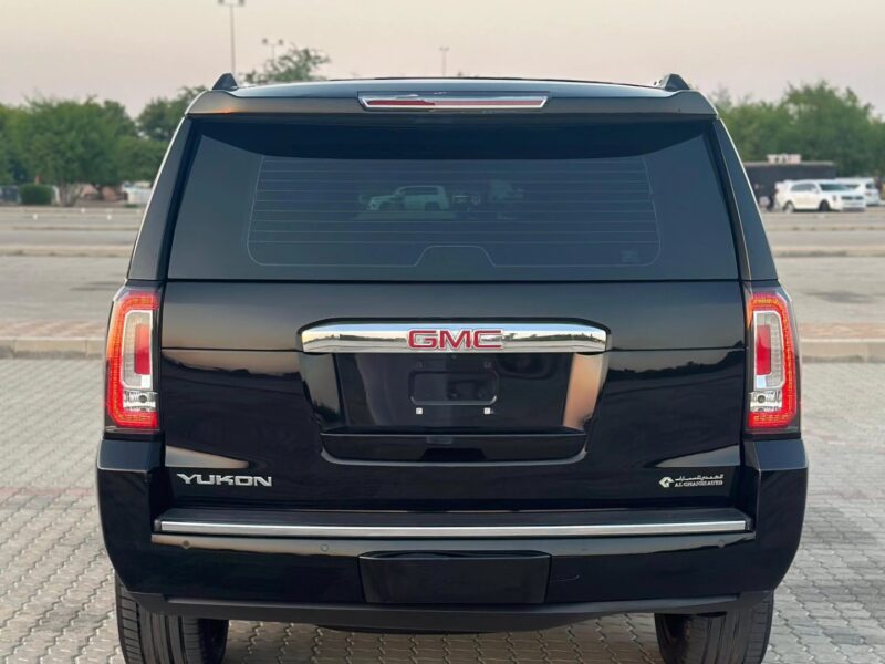 2016 GMC Yukon Denali 6.2L EcoTec3 V8 Petrol Engine Black Beige Luxury SUV