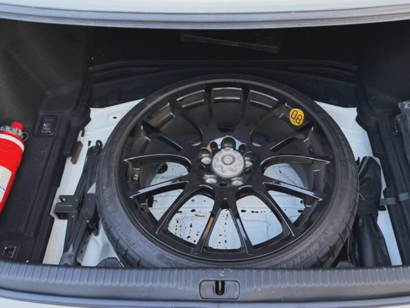 2016 Lexus RC F Carbon Fiber 5.0 Litres V8 Engine White Red 2-door Luxury Coupe