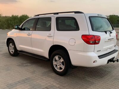 2015 Toyota Land Cruiser GXR 4.0 Litres V6 Petrol Engine White Beige SUV Automatic
