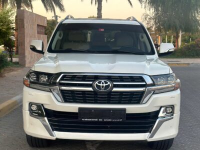 2021 Toyota Land Cruiser GXR 4.6 Liters V8 Petrol Engine White Beige SUV Automatic